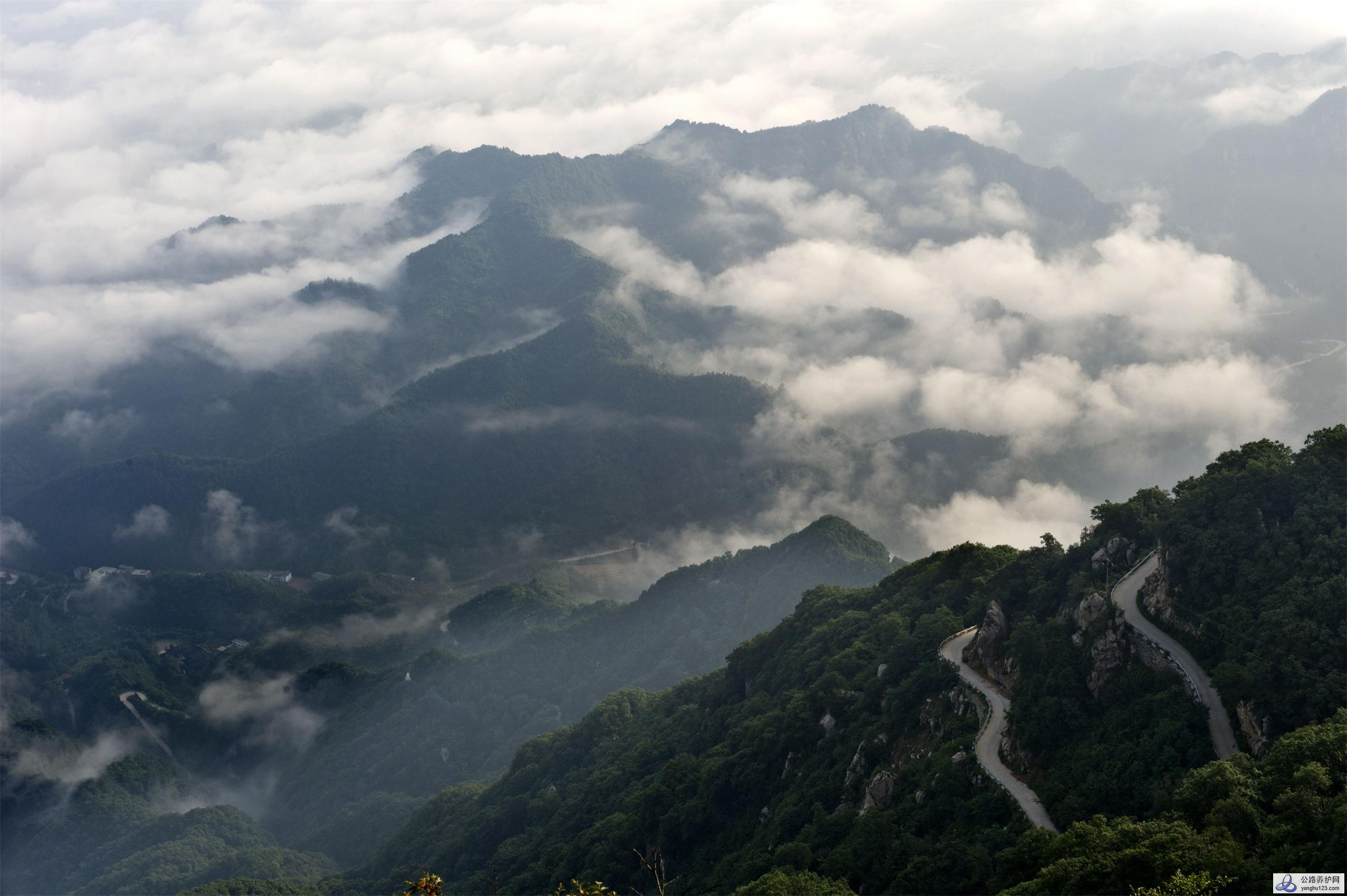 天路 组照2_看图王.jpg