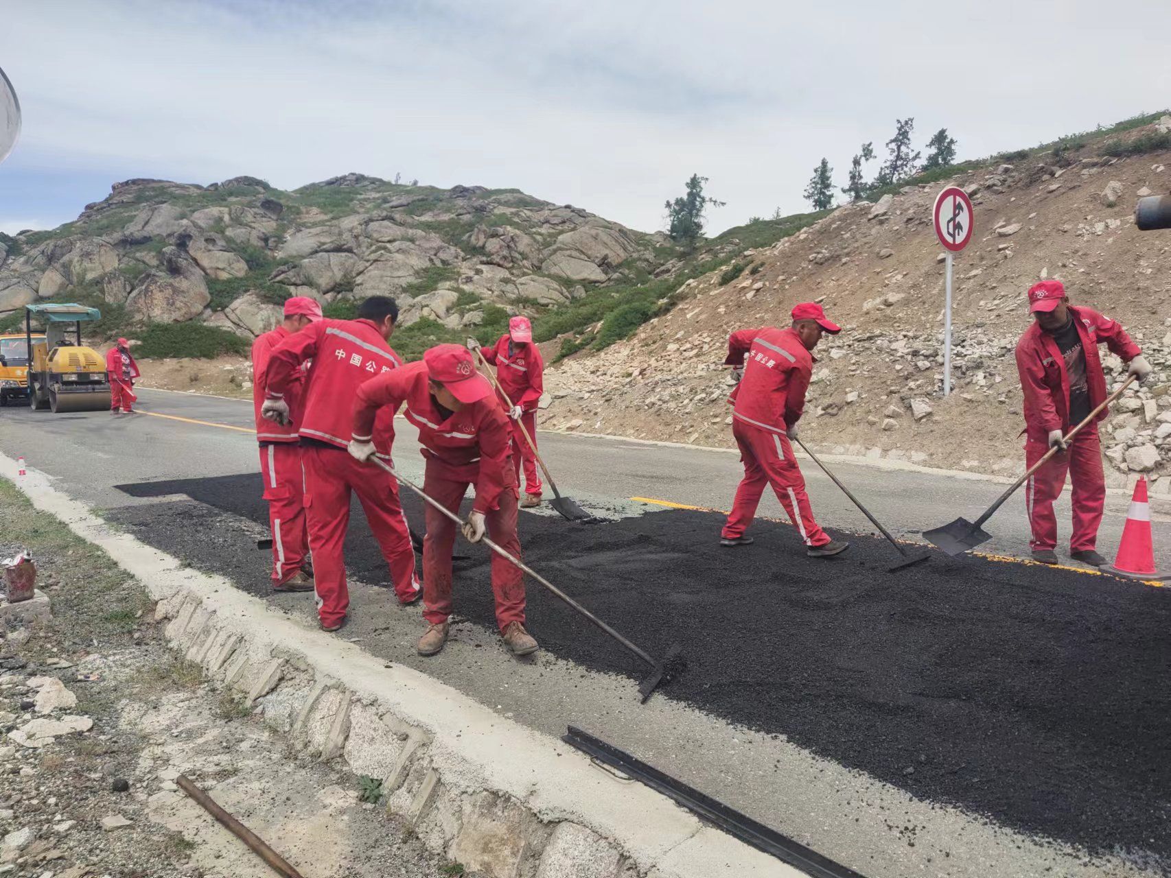 迎国评突击队酷暑下迎战补油 图：唐伟.jpg