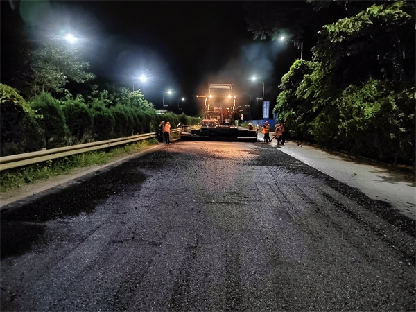 路面铺筑 (2).jpg