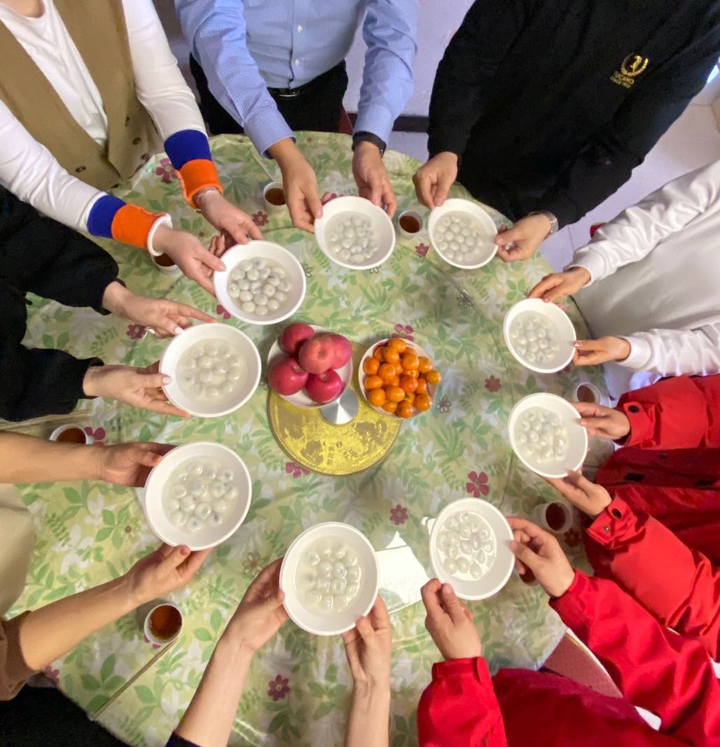 热腾腾的元宵上桌  图：妥晓洁.jpg