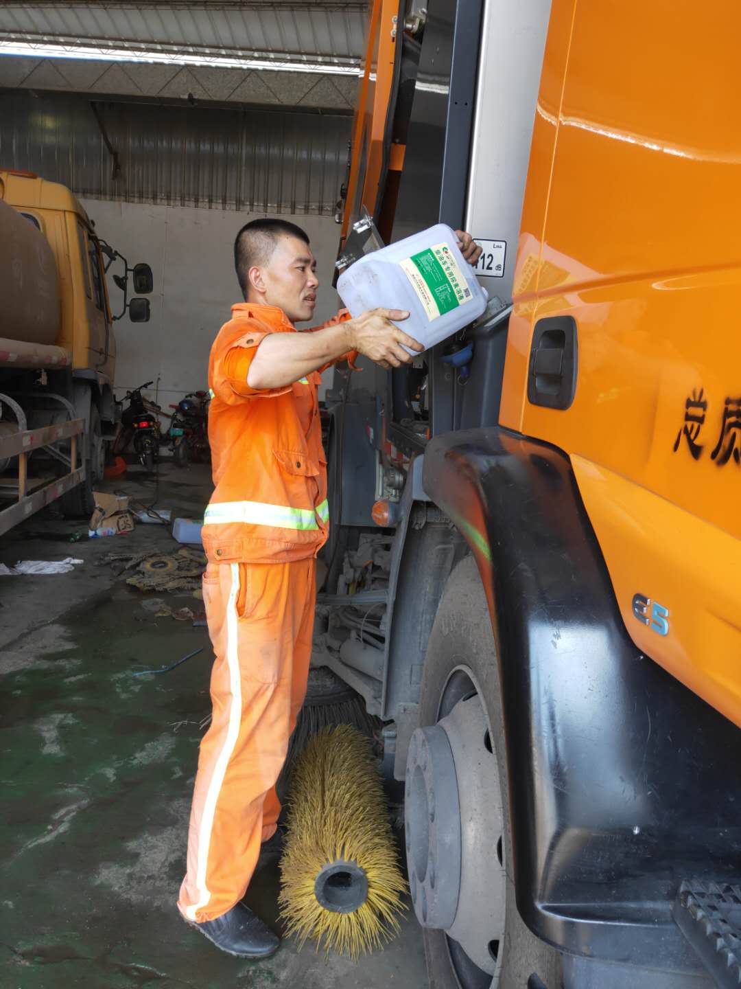 林爱春.jpg 林爱春.jpg