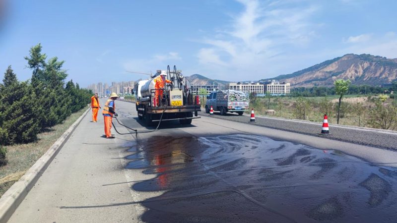 乳化沥青撒布_副本.png