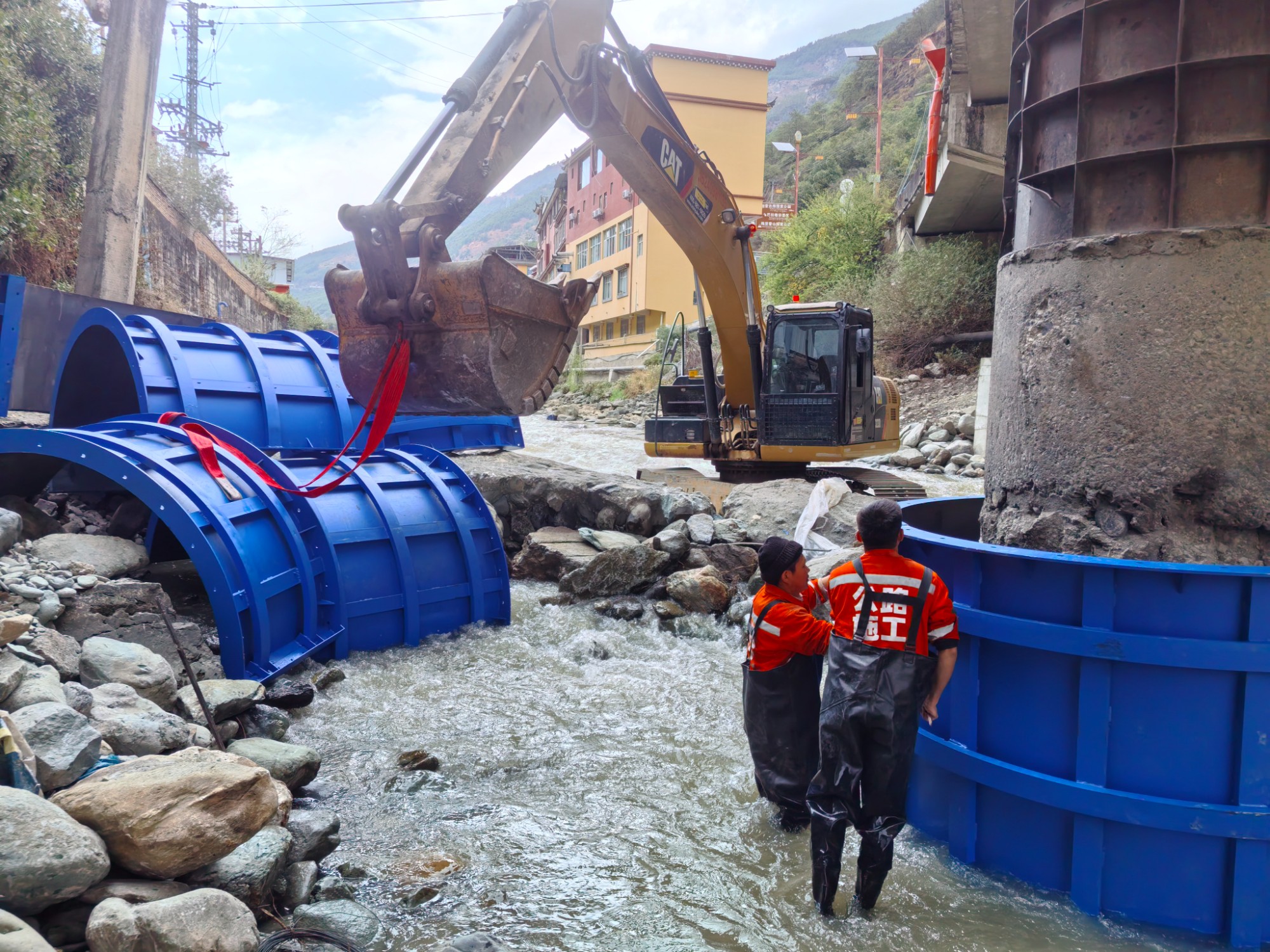 采用船型防护工艺对桥梁桩基进行加固.jpg 采用船型防护工艺对桥梁桩基进行加固.jpg