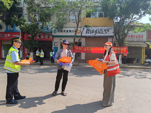 现场解答疑问_副本.jpg