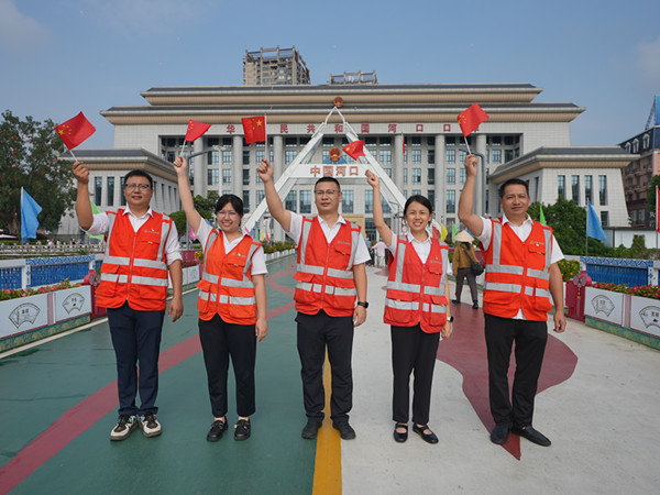 915a5193e721d72e086ff2a6a2e233ac_副本.jpg