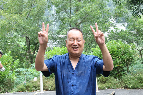 旅居人员_副本.jpg 旅居人员_副本.jpg